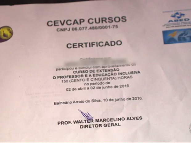 Reportagem comprou certificados sem ter realizado cursos (Foto: ReproduÃ§Ã£o/RBS TV)
