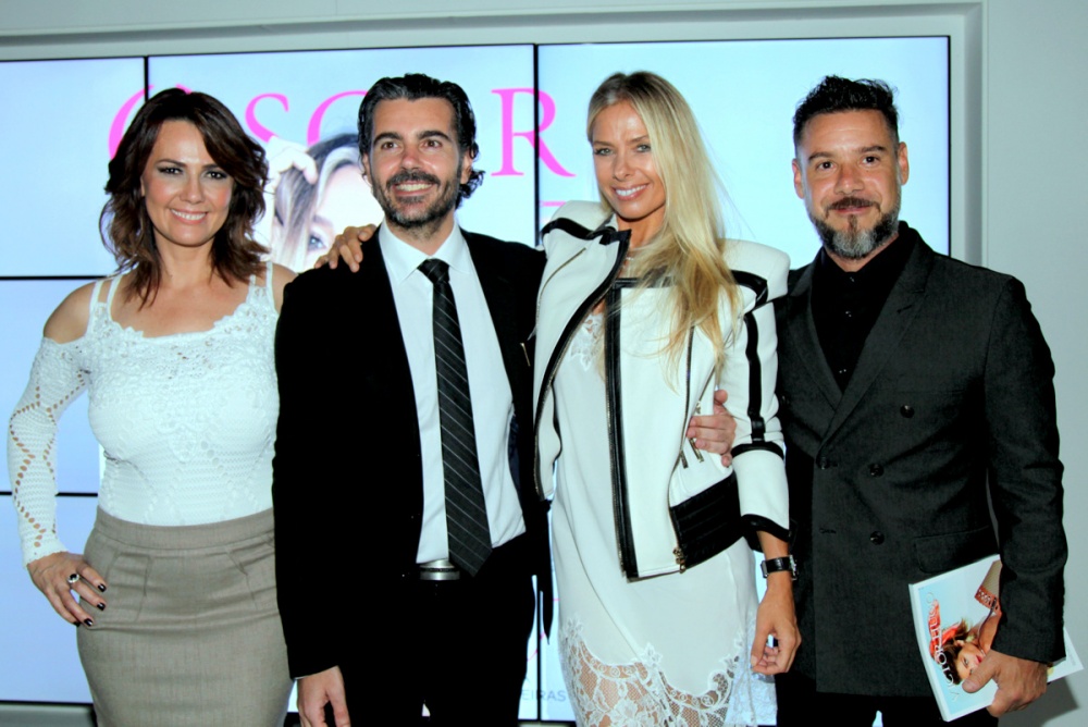 Elizabeth Cunha, O VP da Vespa do Brasil Guiseppe de Paola e o casal Adriane Galisteu(capa) e Alexandre Iodice