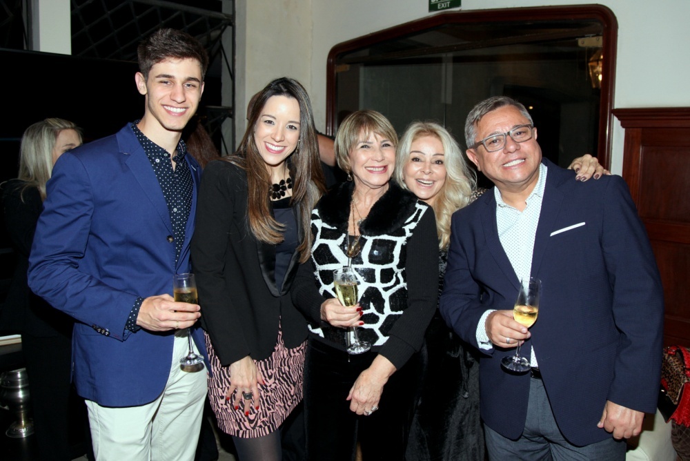 Amigos , Leonardo Macarini com as responsáveis pela assessoria de imprensa do cantor, Pamela Barbosa e sua mãe Lu Barbosa com a florista Katia Jannini e Luis Fernando Del Valle