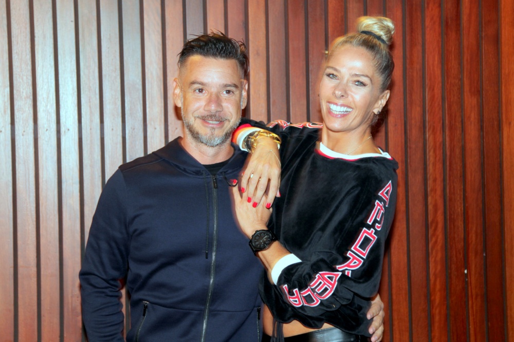O casal o estilista Alexandre Iodice e a apresentadora de Tv Adriane Galisteu.