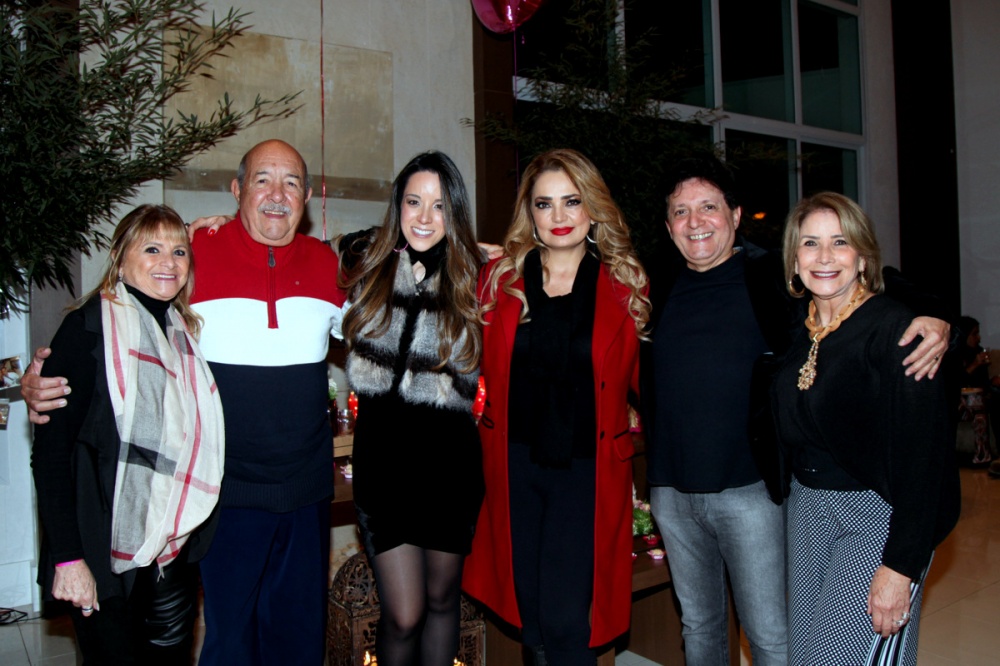 1)Pais e padrinhos: Sylvia Marinho; Eddy Newton; Pamela Barbosa; Nani Venâncio; Gilliard e Lu Barbosa.