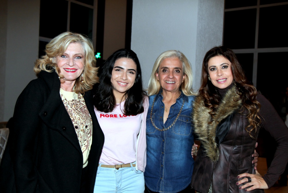 Amigas, Helena Ultramar e as Anna Luiza Salatini com Sandra Salatini e apresentadora de TV, Mara Bastos.