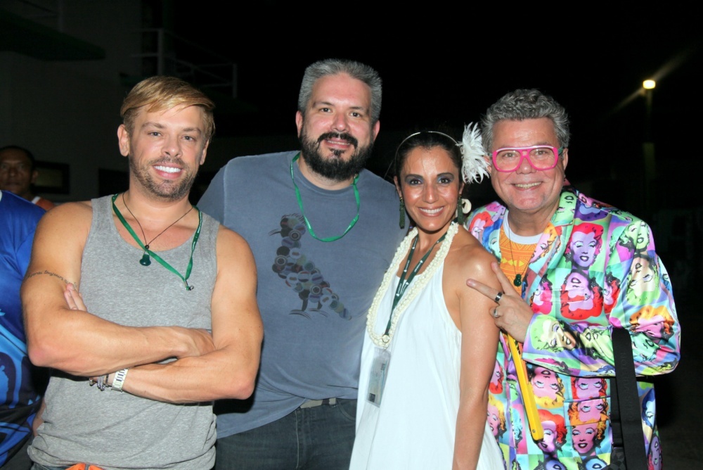 No camarote da AmazonastTur, empresário e jornalista Bruno Chateaubrian e  o Diretor de Mkt Nickolas Cabral e de Nova York, Kellen Dunning o carnavalesco Milton Cunha.