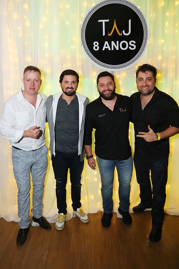 o gerente Daniel Arend, Roger Matter socio, emilio Kneipp gerente e Gustavo Ferreira Socio