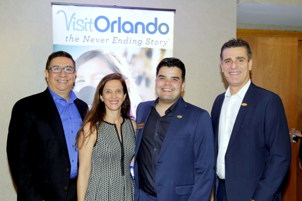 Do escritório do Visit Orlando, Leo Salazar com a responsável pelo escritório do Brasil  Jane Terra e André Almeida e o responsável pelo escritório da América Latina, Patrick Yvars