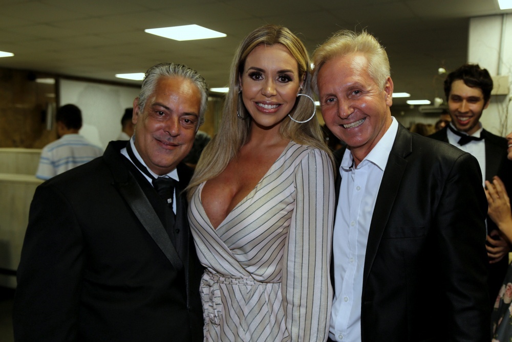 O (palhaço Fufu )Eloy  Ferreira e a modelo e apresentadora de Tv,  Renata Banhara e o empresario Tony Signoretti.