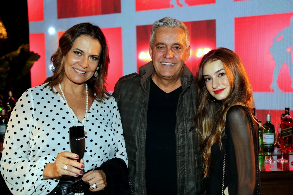 O casal Global, a atriz Patrícia Naves com o marido Globo Esportes, Mauro Naves e a referencia a Boqueira  paulistana, Maitê Faitarone.
