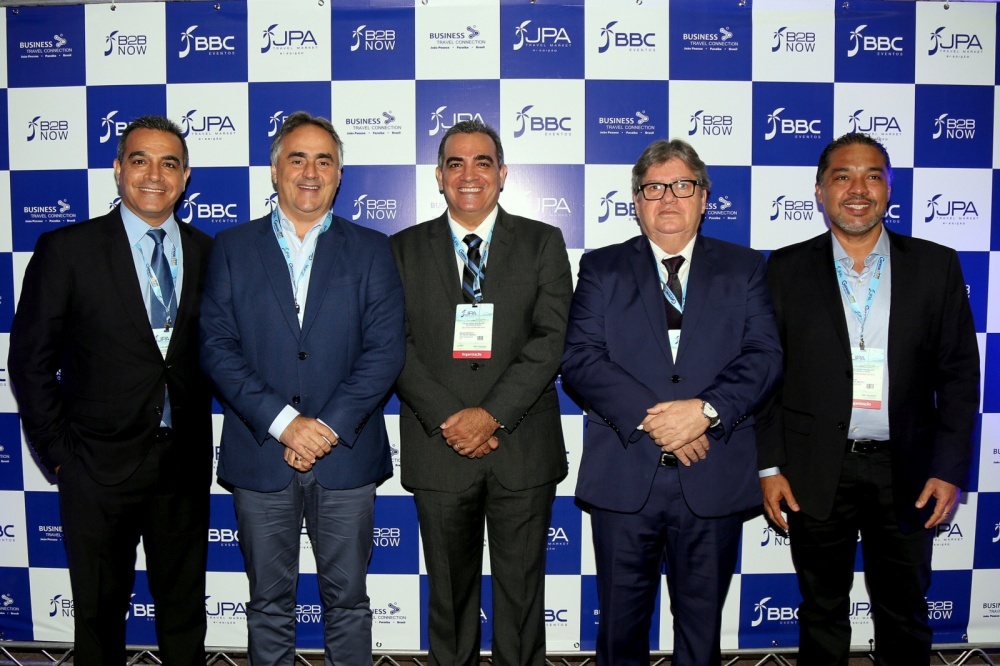 No centro de Convenções de João Pessoa na Paraíba na abertura do JPA Travel Market os diretores do evento Bruno Mesquita recepcionaram o prefeito de João Pessoa, Luciano Cartaxo e o Ceo, Breno Mesquita com o governador da Paraiba, Joao Azevedo e o diretor Claudio Jr.