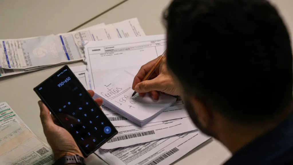 Endividamento recorde faz governo liberar uso do FGTS no Desenrola 2