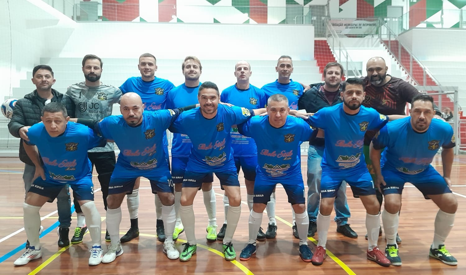 Oxygym Academia e SB Parabrisas / Catarina Cars vencem pelo Municipal de Futsal Veteranos 40+