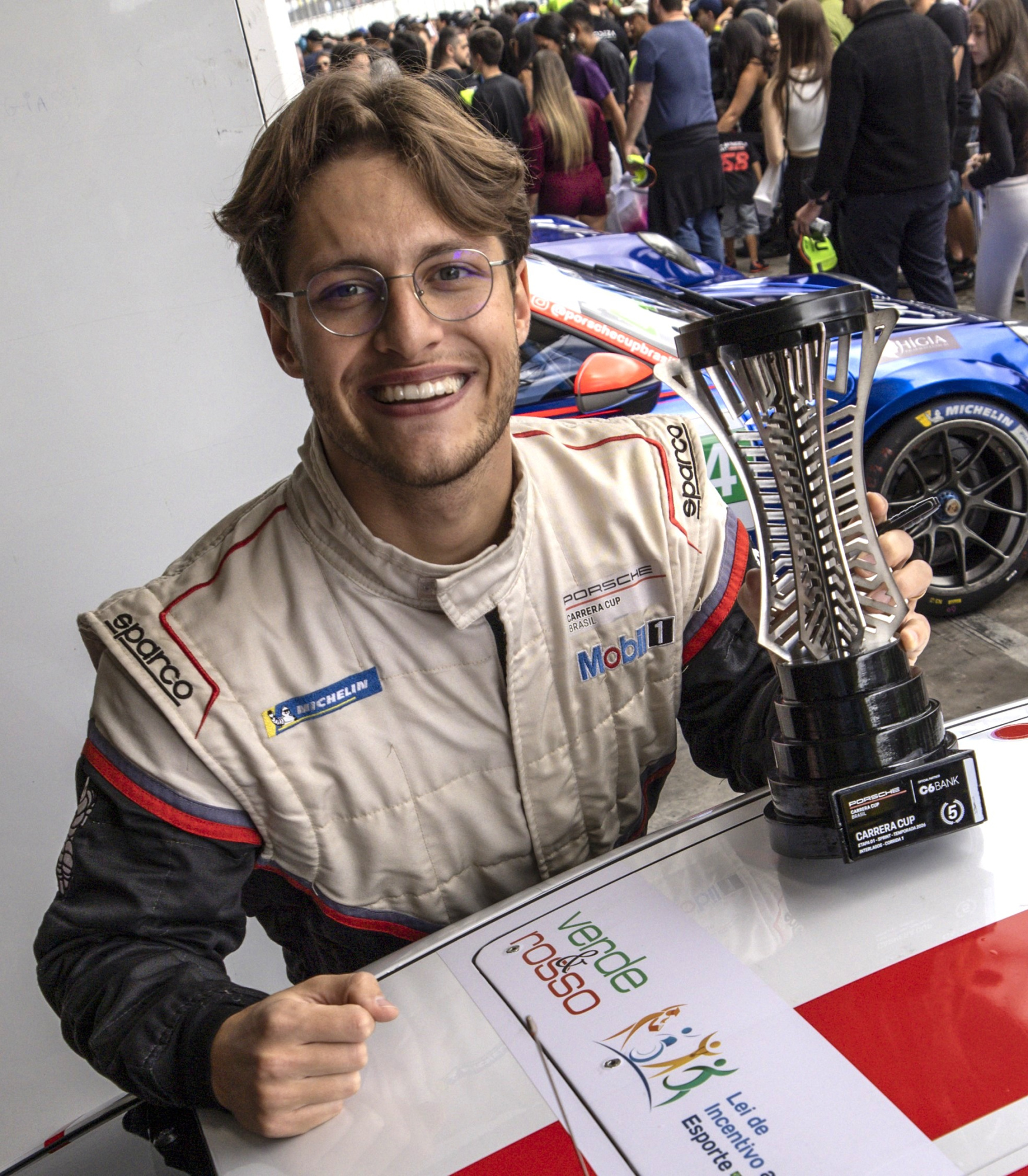 Piloto catarinense Jeff Giassi disputa etapa  de Le Mans, da Porsche Cup Brasil   