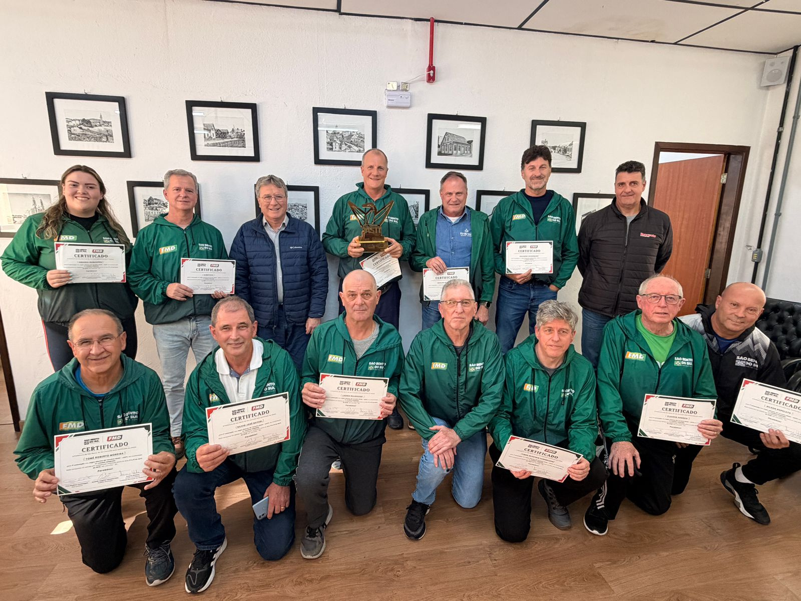 Atletas medalhistas dos JASTI 2026 recebem emocionante homenagem na Prefeitura de São Bento do Sul