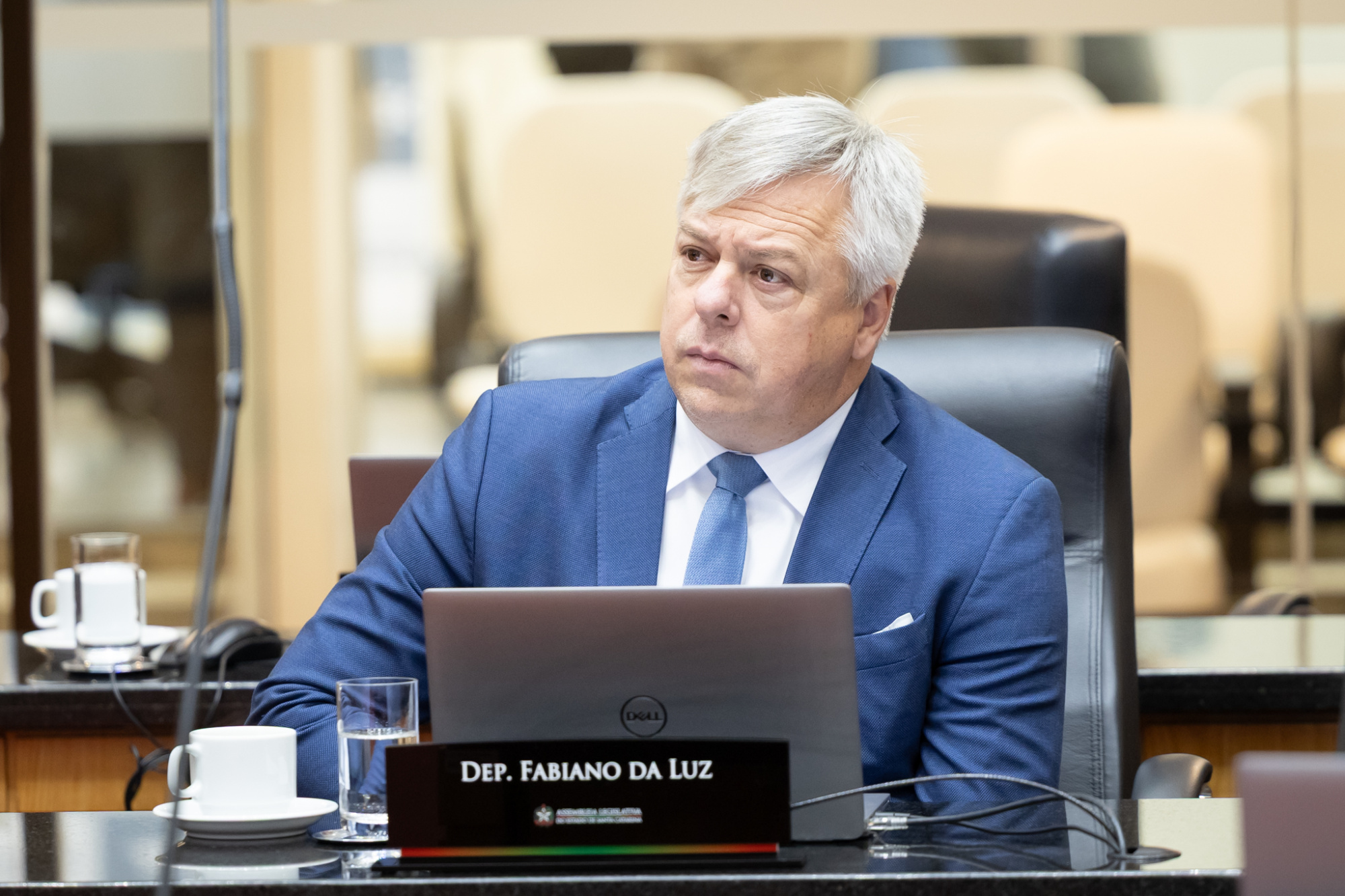 Deputado Fabiano da Luz pede ao governo de SC explicações sobre gastos com outdoors de programas est